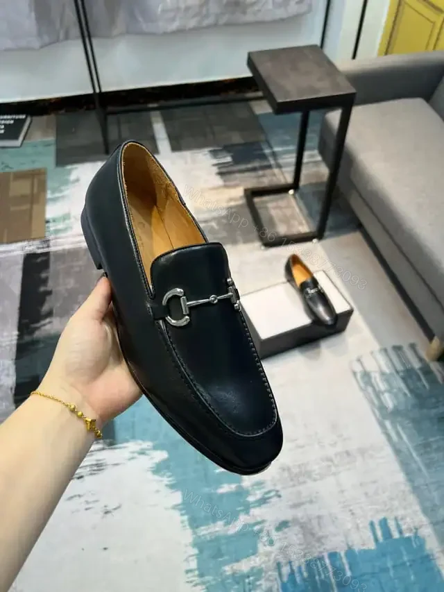 View 2 of GUCCI LOAFER WITH HORSEBIT IN BLACK – LDG24