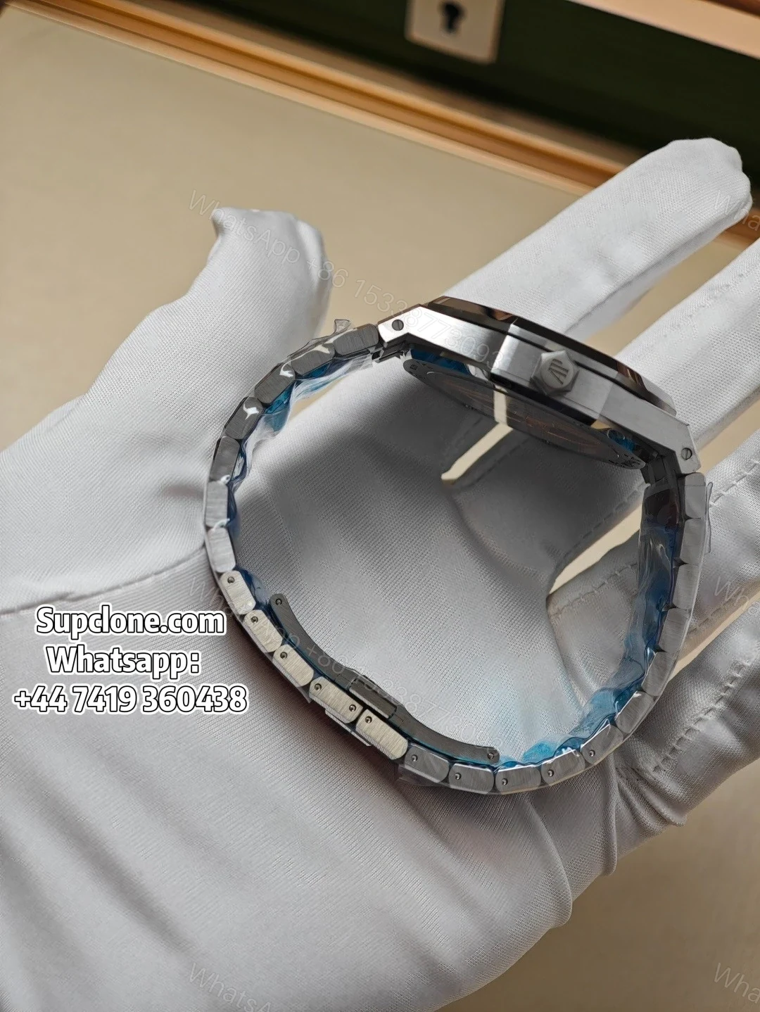 View 19 of Audemars Piguet Super Clone 1:1 Royal Oak 15500 Blue Dial