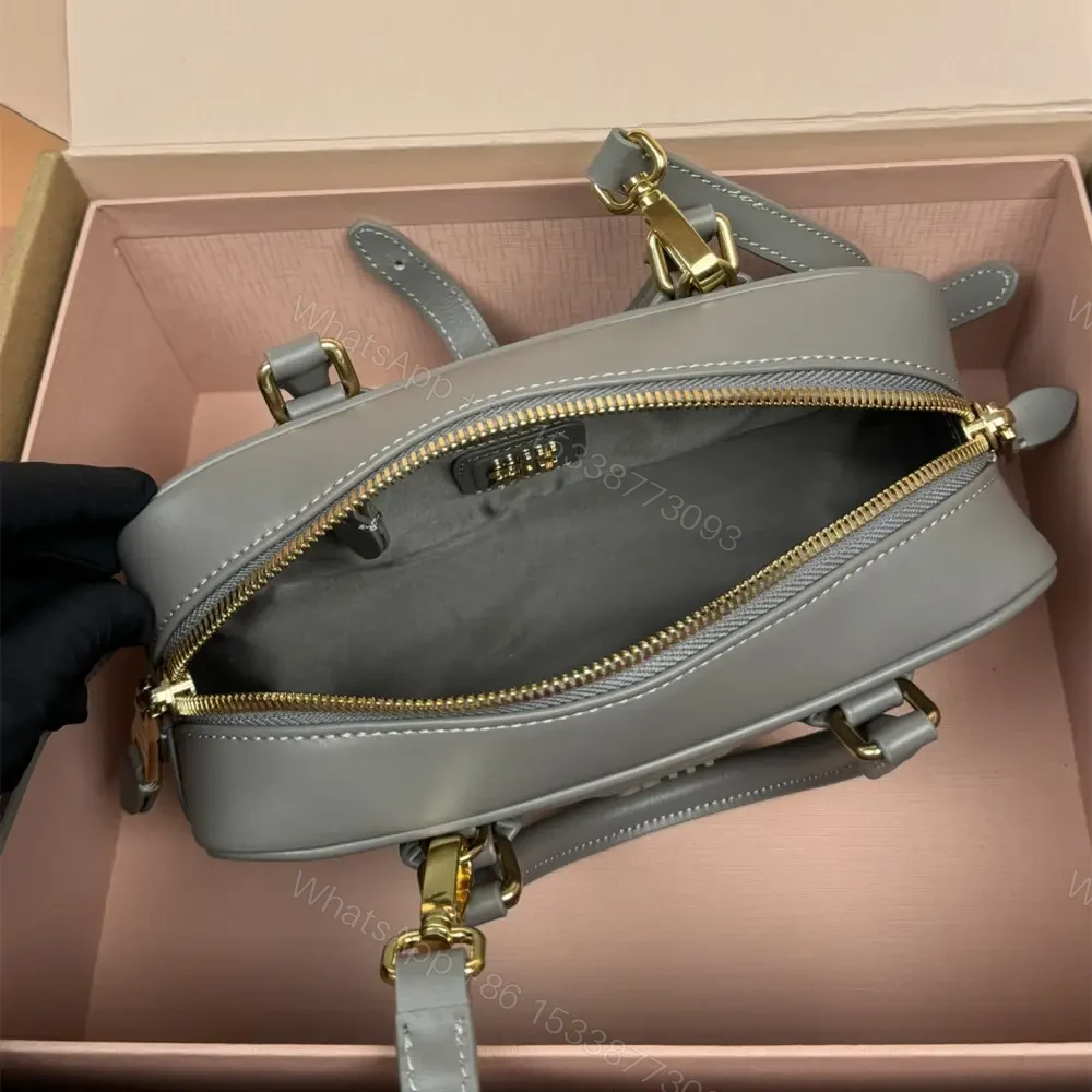 View 9 of 高仿miumiu*Arcadie系列5BB142小牛皮斜挎包灰色免檢版