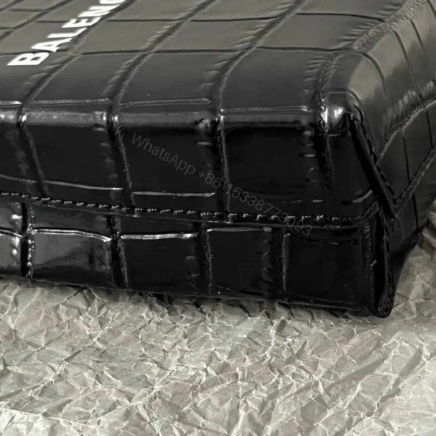 View 11 of 高仿Balenciaga迷你Tote包系列壓印皮黑色