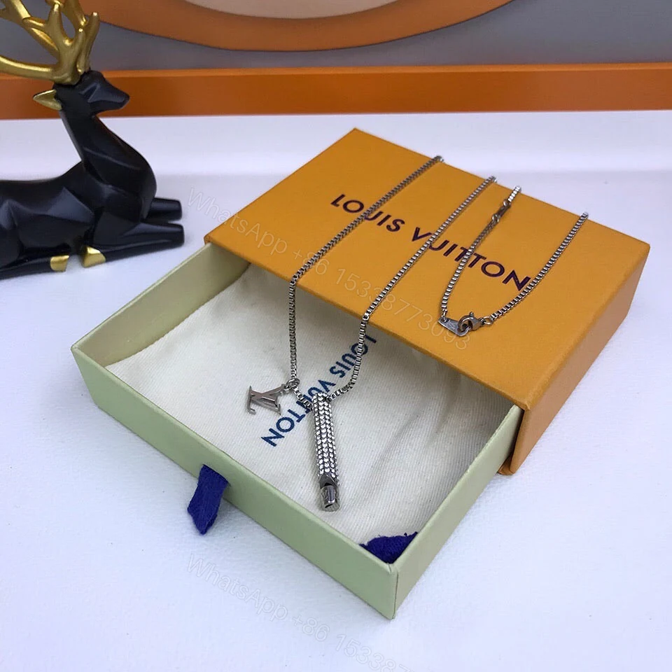 Best Quality Necklace LV 016 — view 1