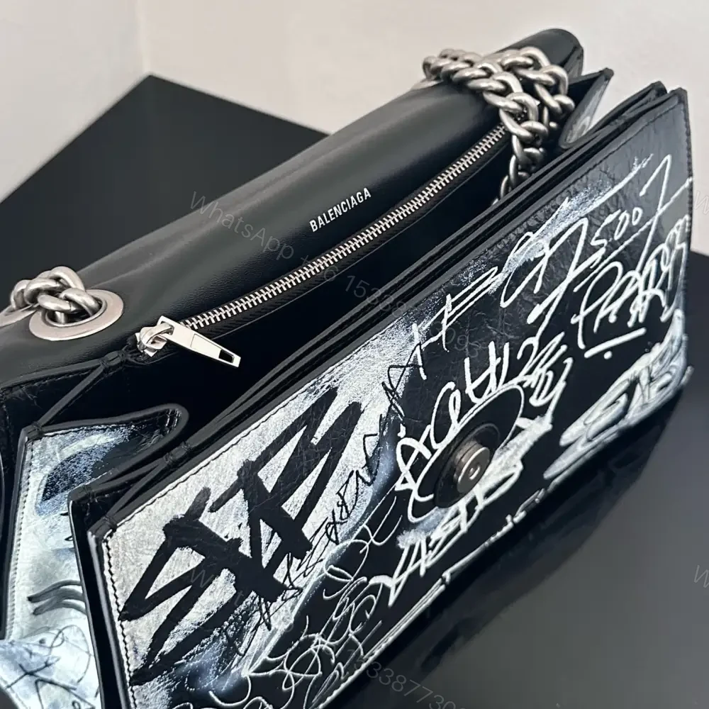 View 9 of 高仿BalenciagaCrush沙漏包黑色塗鴉S