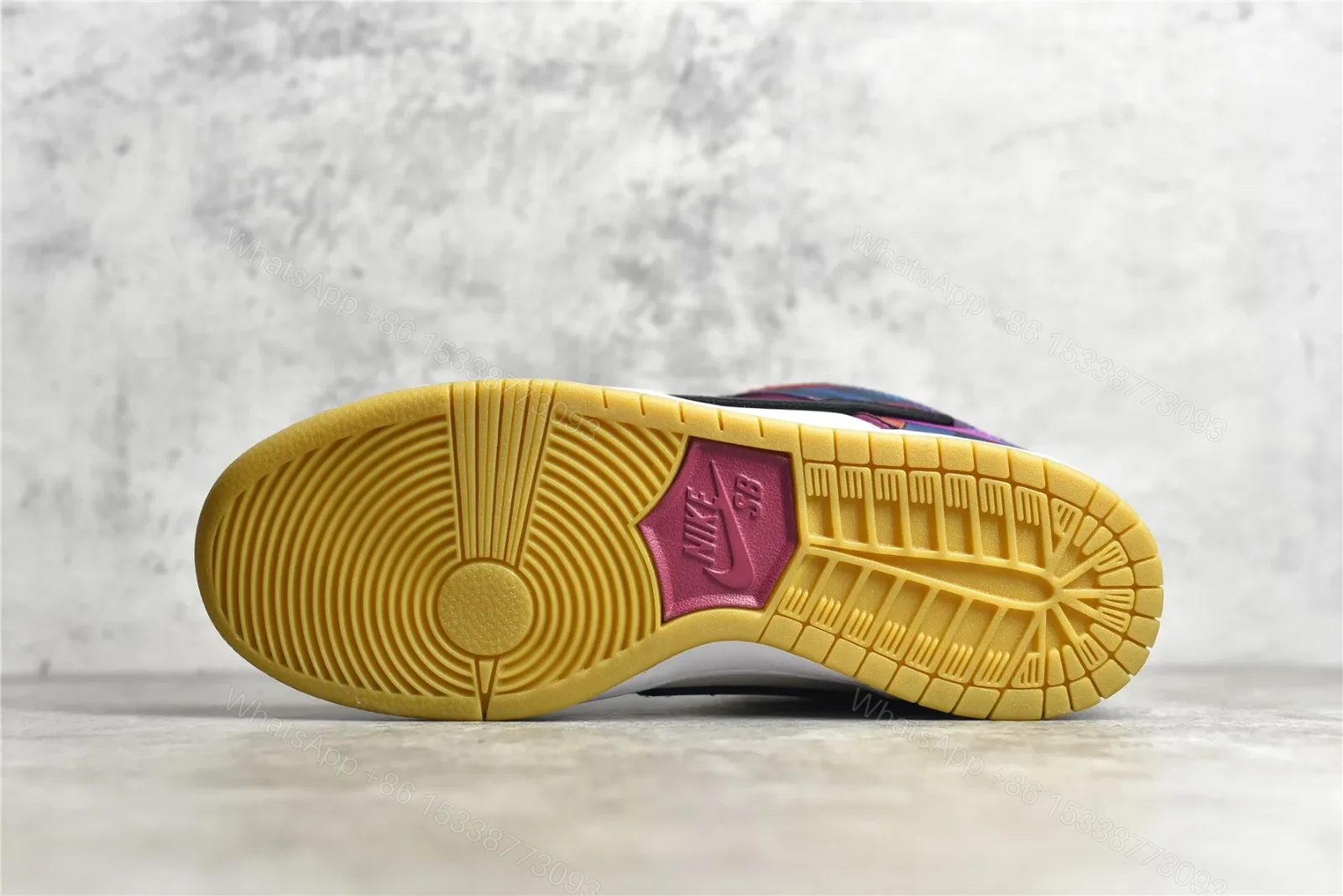 View 8 of DUNK SB LOW PRO PARRA ABSTRACT ART (2021) Reps