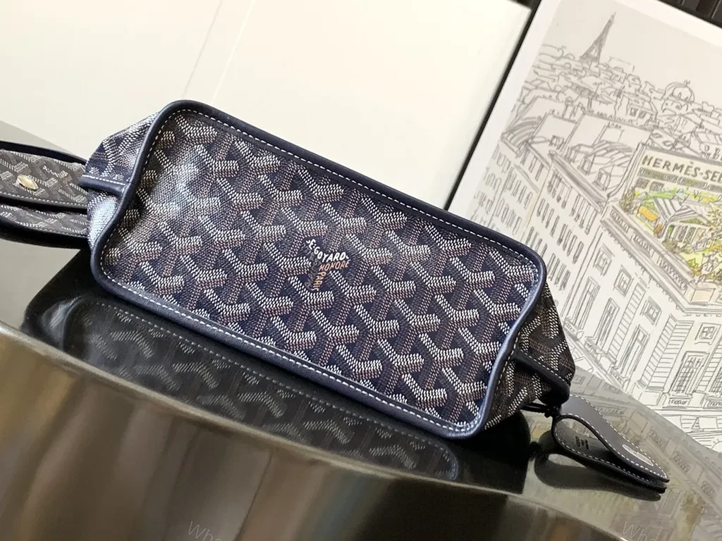 View 6 of Structured Elegance Day Tote: Geometric Pattern, Durable Luxe Bag