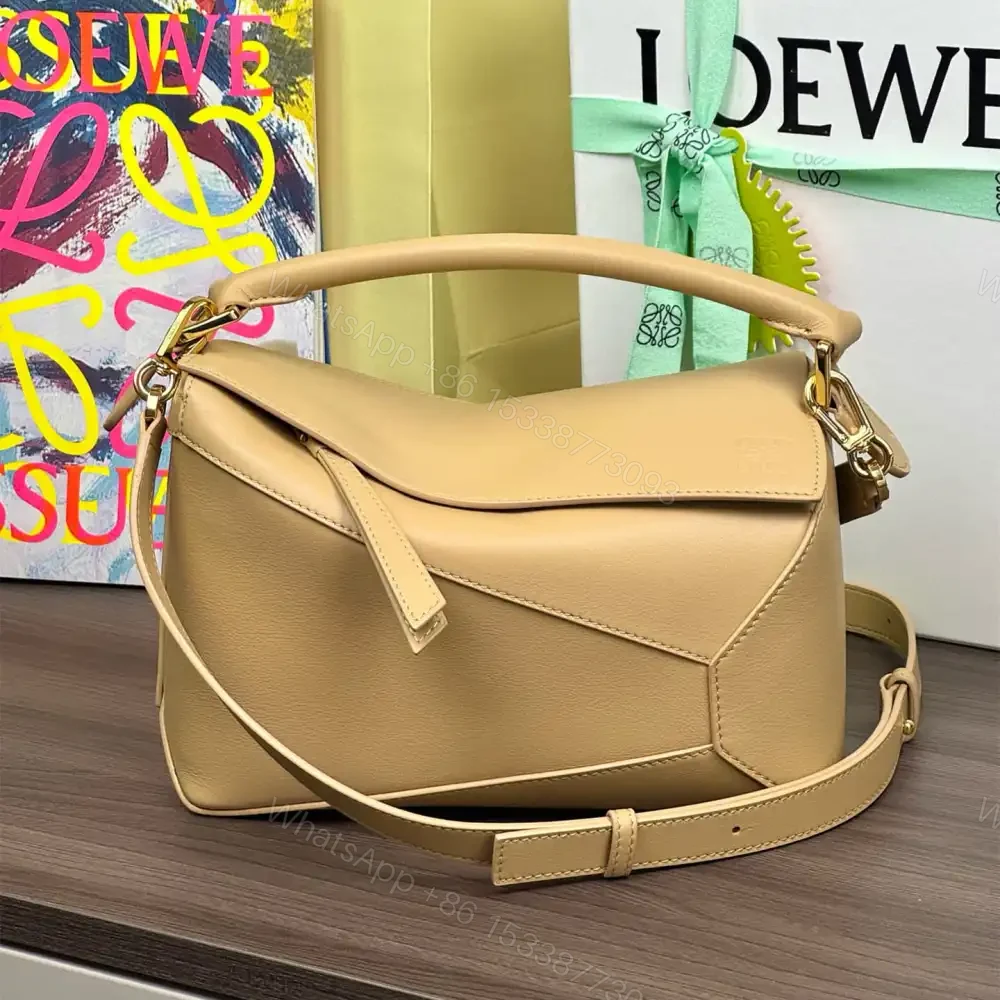 高仿Loewe*Puzzle系列6640單肩包小牛皮米黃色小號免檢版 — view 1