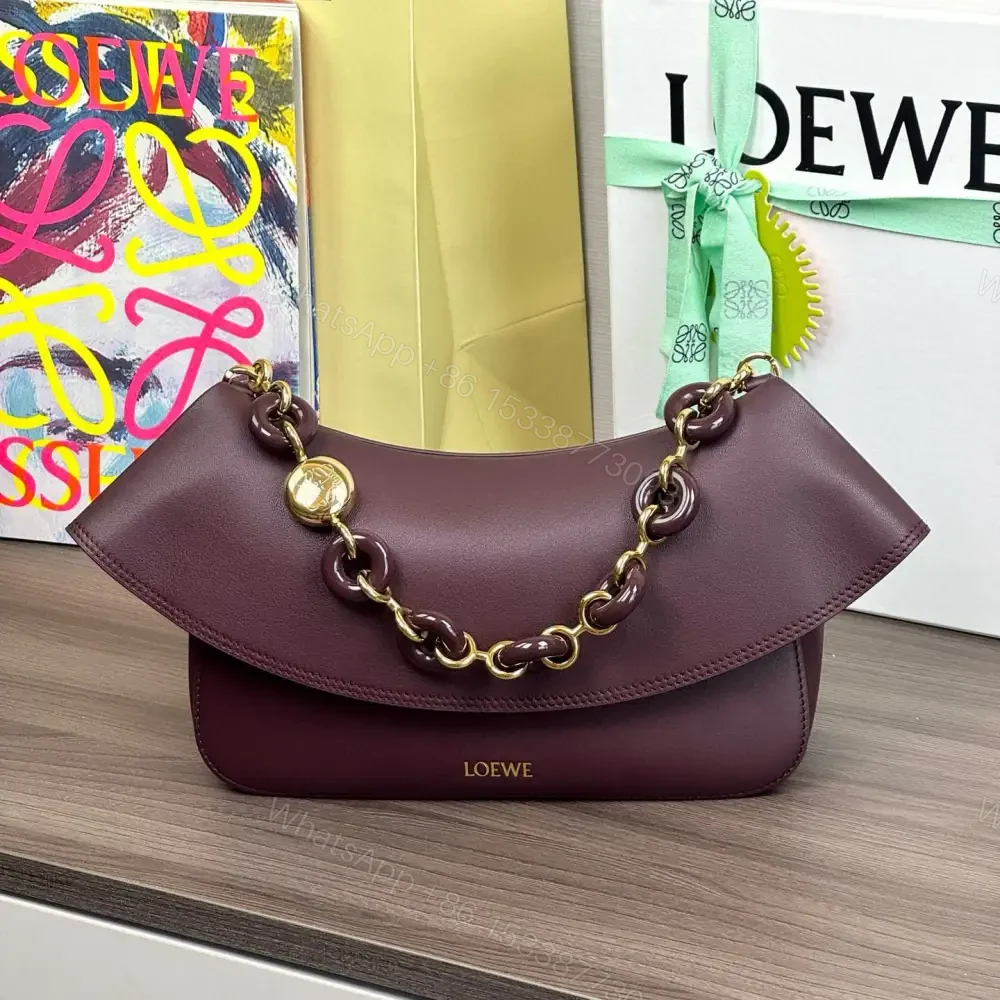 高仿Loewe*Ola系列7240小牛皮腋下包勃艮第紅中號免檢版 — view 1