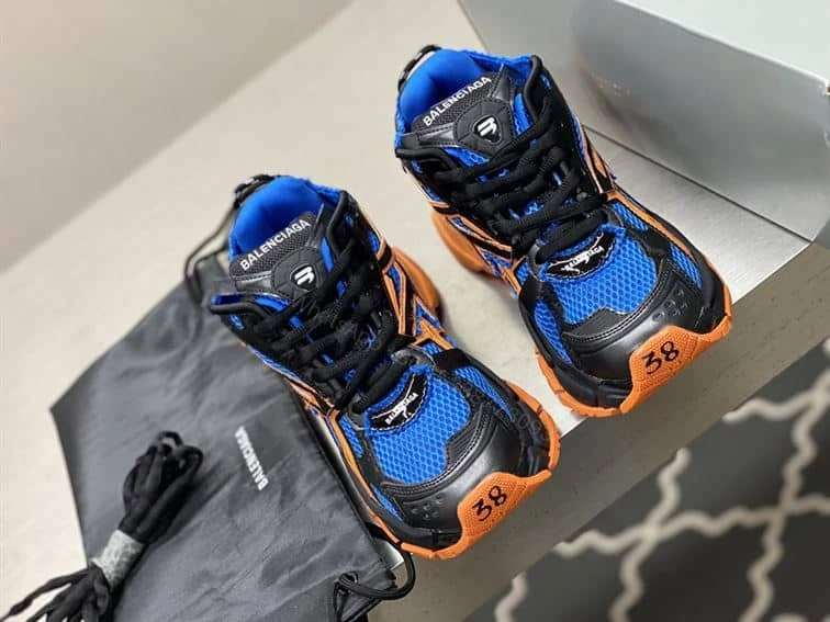 View 5 of BALENCIAGA MEN’S RUNNER TRAINERS IN BLUE – BB206