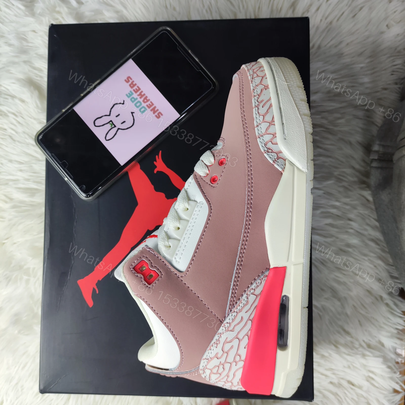 Air Jordan 3 Retro Rust Pink — view 2