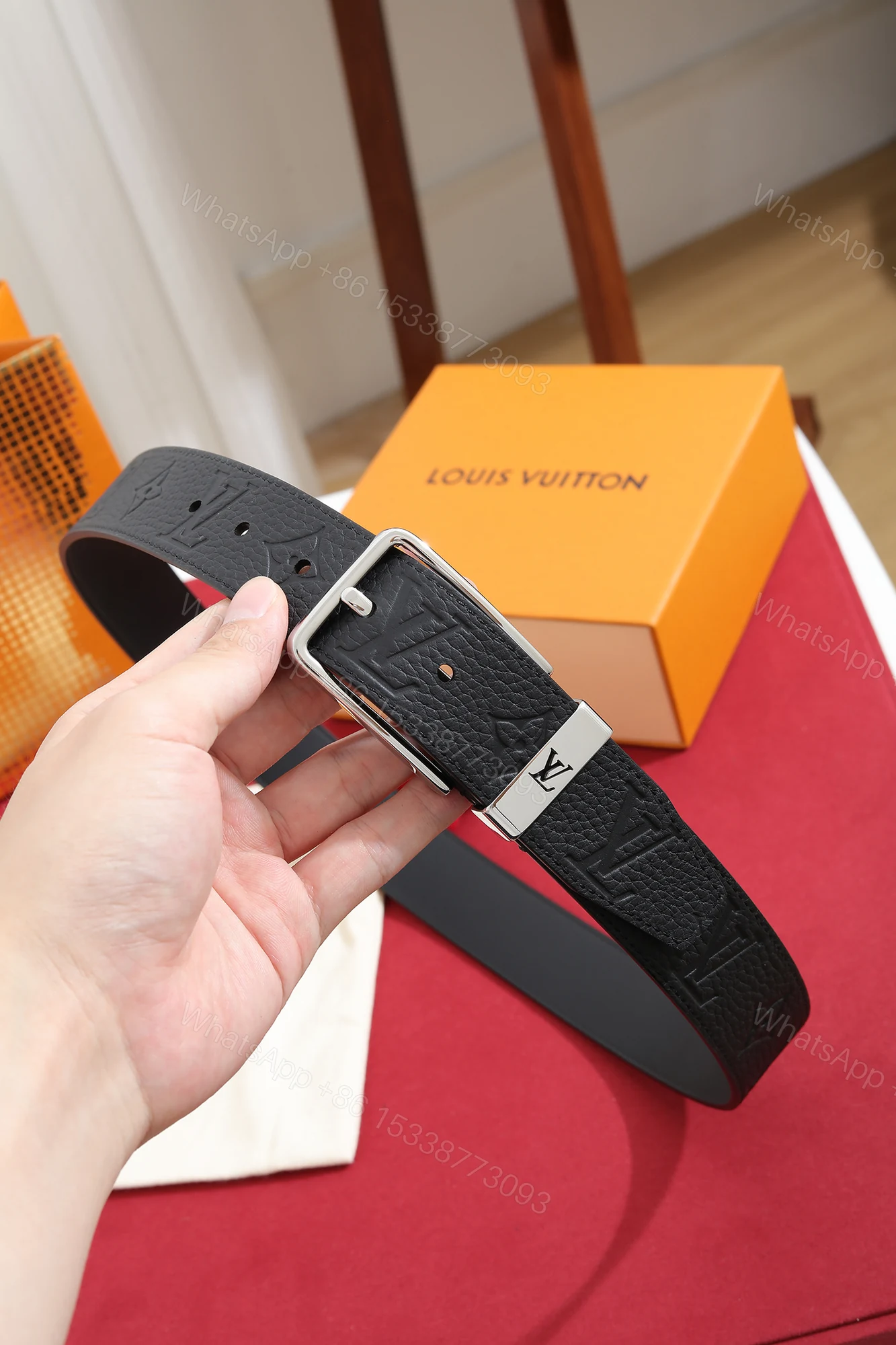 LV 一比一男款壓紋Monogram真皮皮帶 經典黑色商務百搭款 — view 1