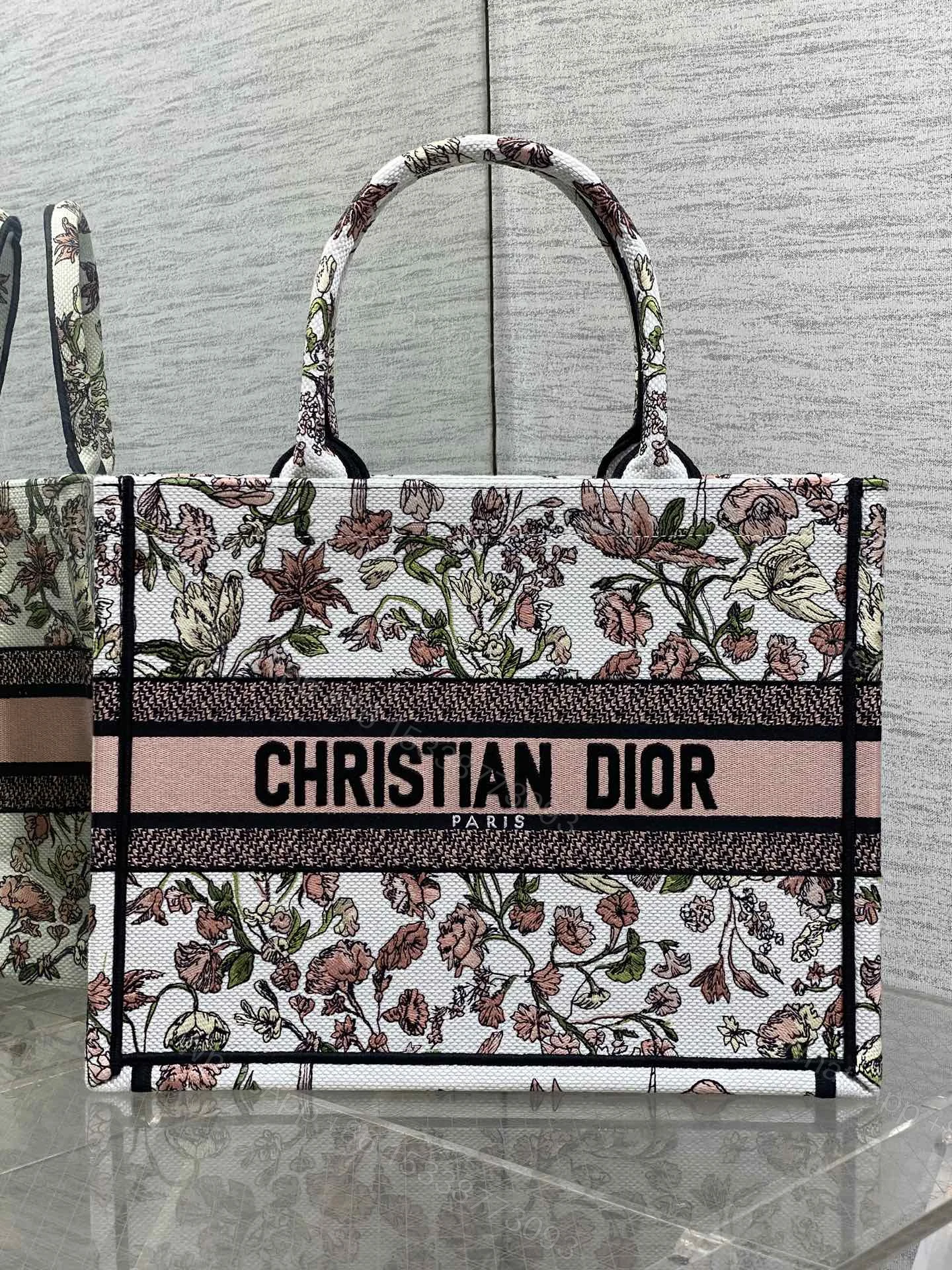 Dior 原單Book Tote中號托特包 粉色花卉圖騰 女士優雅手提包 — view 1