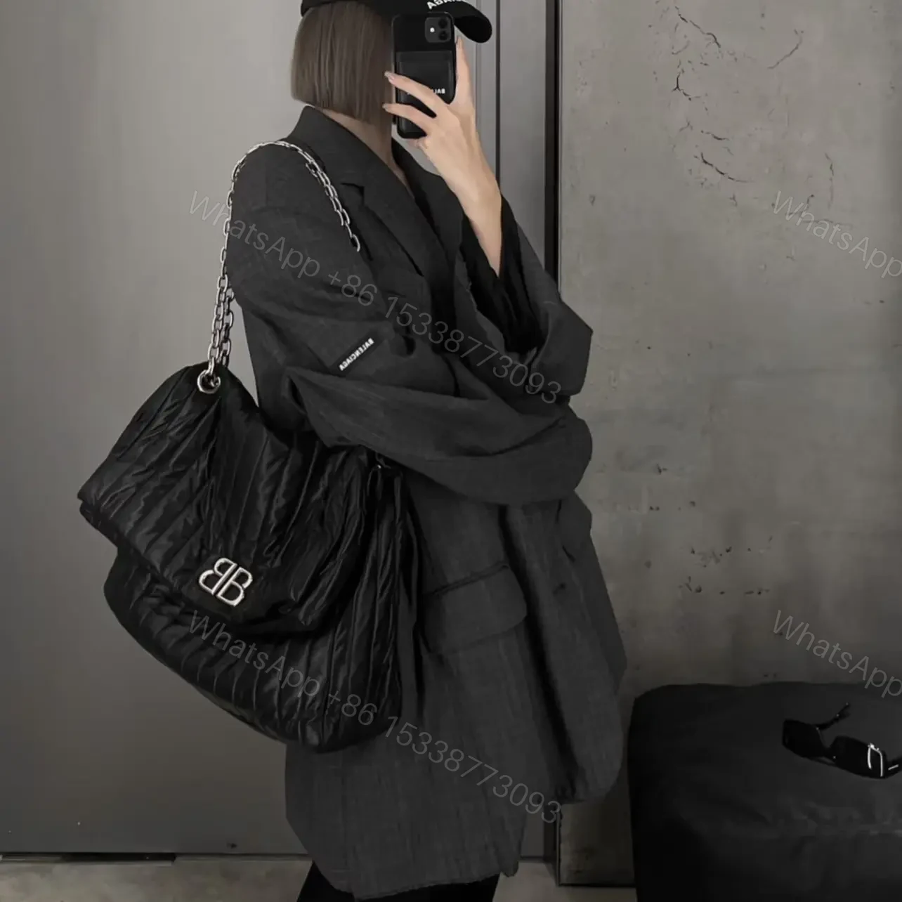 View 11 of 高仿Balenciaga*Monaco系列衍縫線牛皮單肩包S