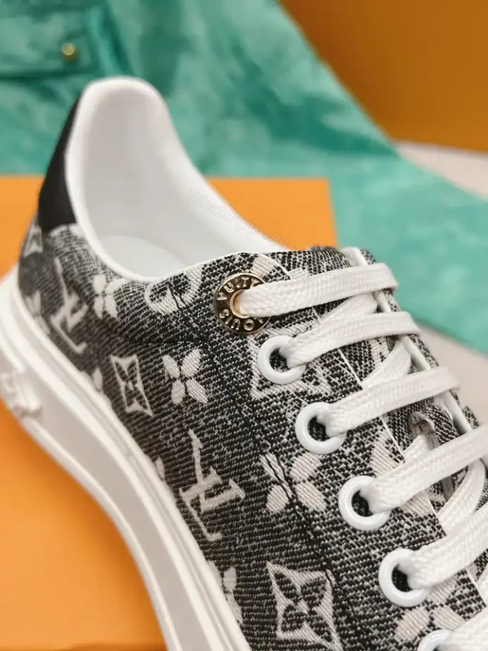 View 3 of LV TIME OUT SNEAKER – LSVM041