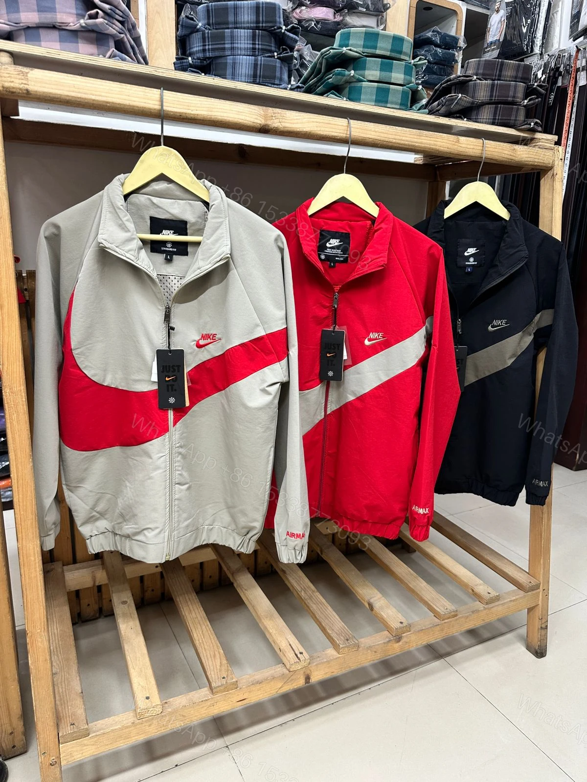 FIRST COPY NIKE PREMIUM QUALITY WINDCHEATER — view 1