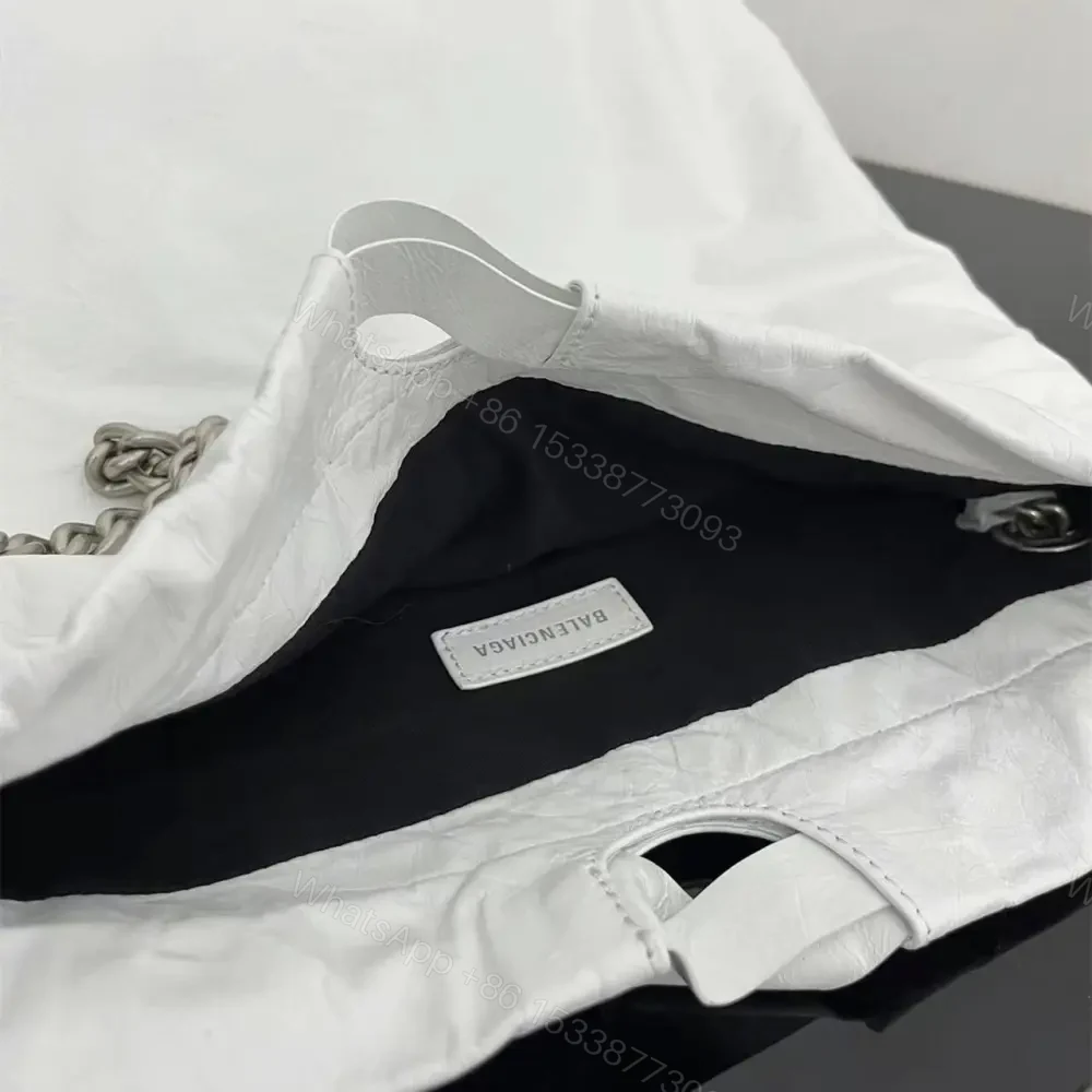View 7 of 高仿Balenciaga2023Crushtote褶皺牛皮手拎袋大號