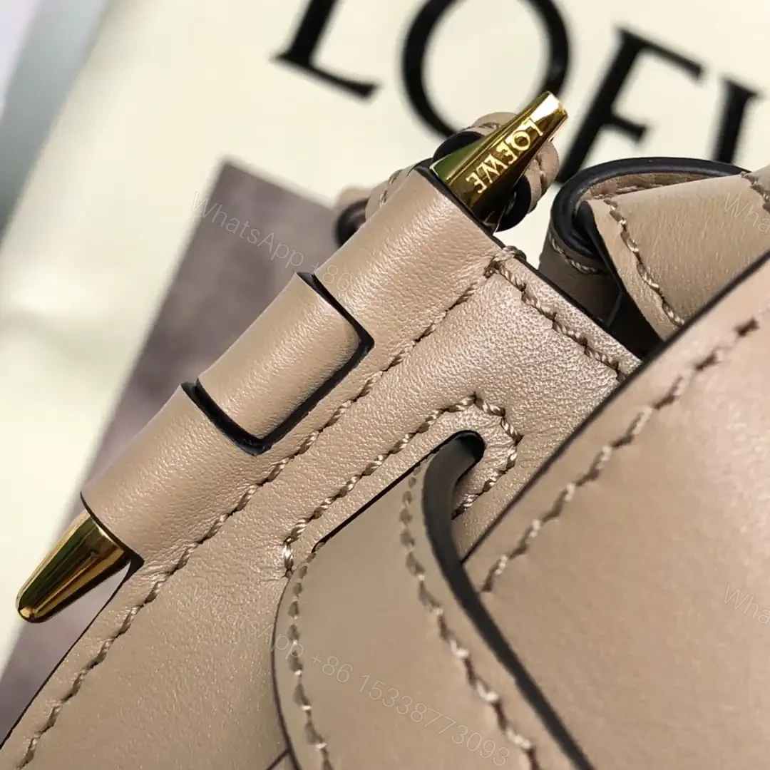 View 9 of 高仿Loewe*Gate系列2150小牛皮斜挎包沙色Mini免檢版