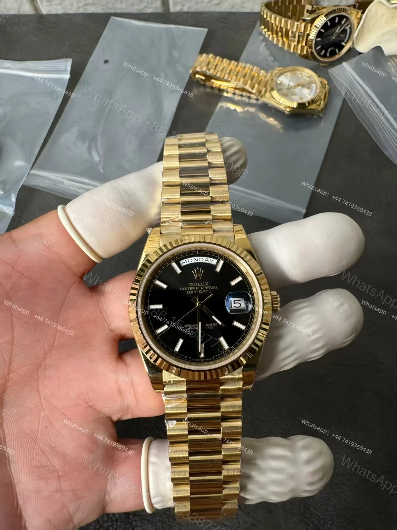 View 18 of Rolex Day-Date M228238-0067 1:1 Replica Gold Black Dial 40MM 3255 Movement Presidential Bracelet Super Clone Watch