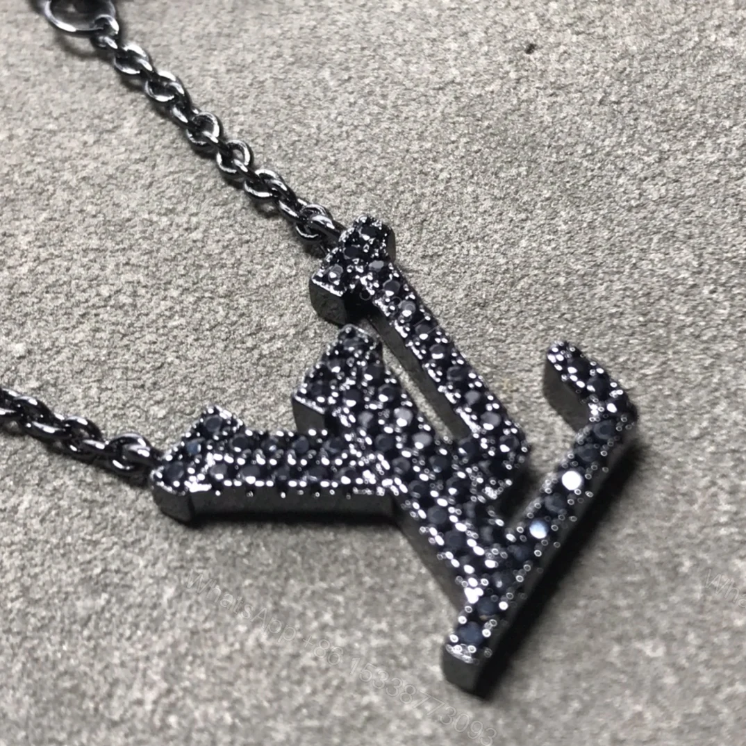 View 3 of EN – Lux LV Necklaces 023