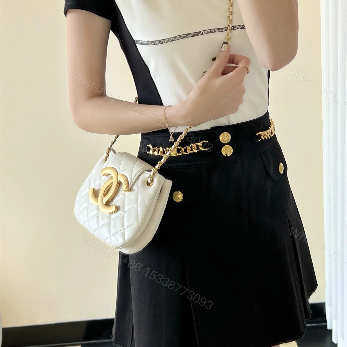 View 24 of 高仿Chanel*24C系列AS4609圓挎包白色小號免檢版