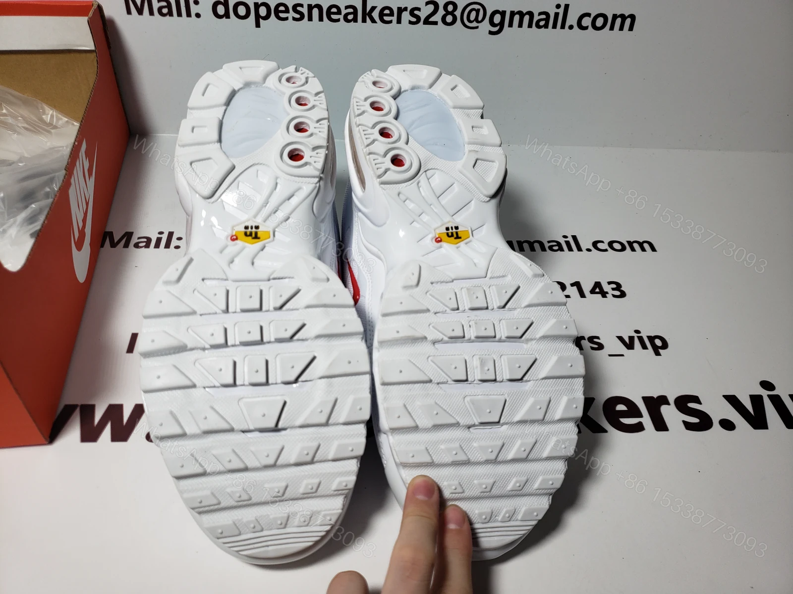 View 4 of Nike Fake Air Max Plus Supreme White DA1472-100(TN)