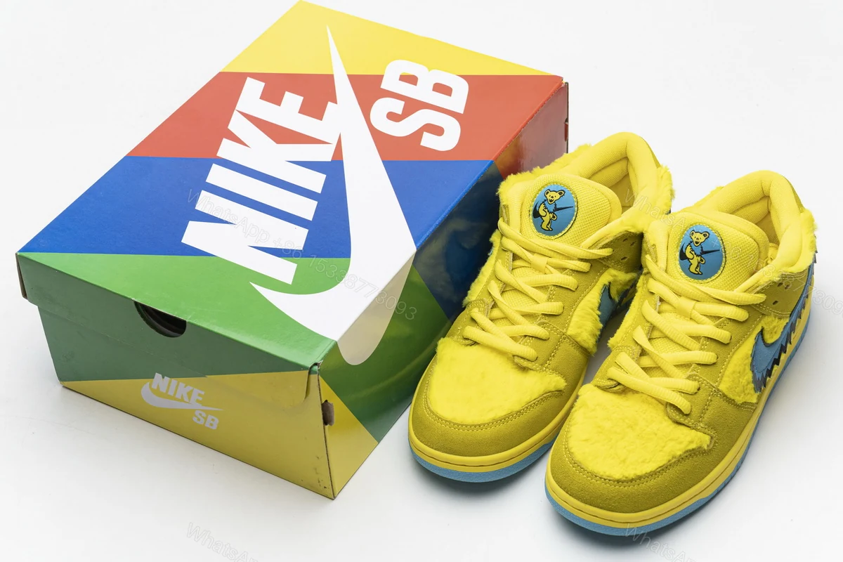 Grateful Dead x Nike SB Dunk Low “ Yellow Bear” CJ5378-700 — view 2