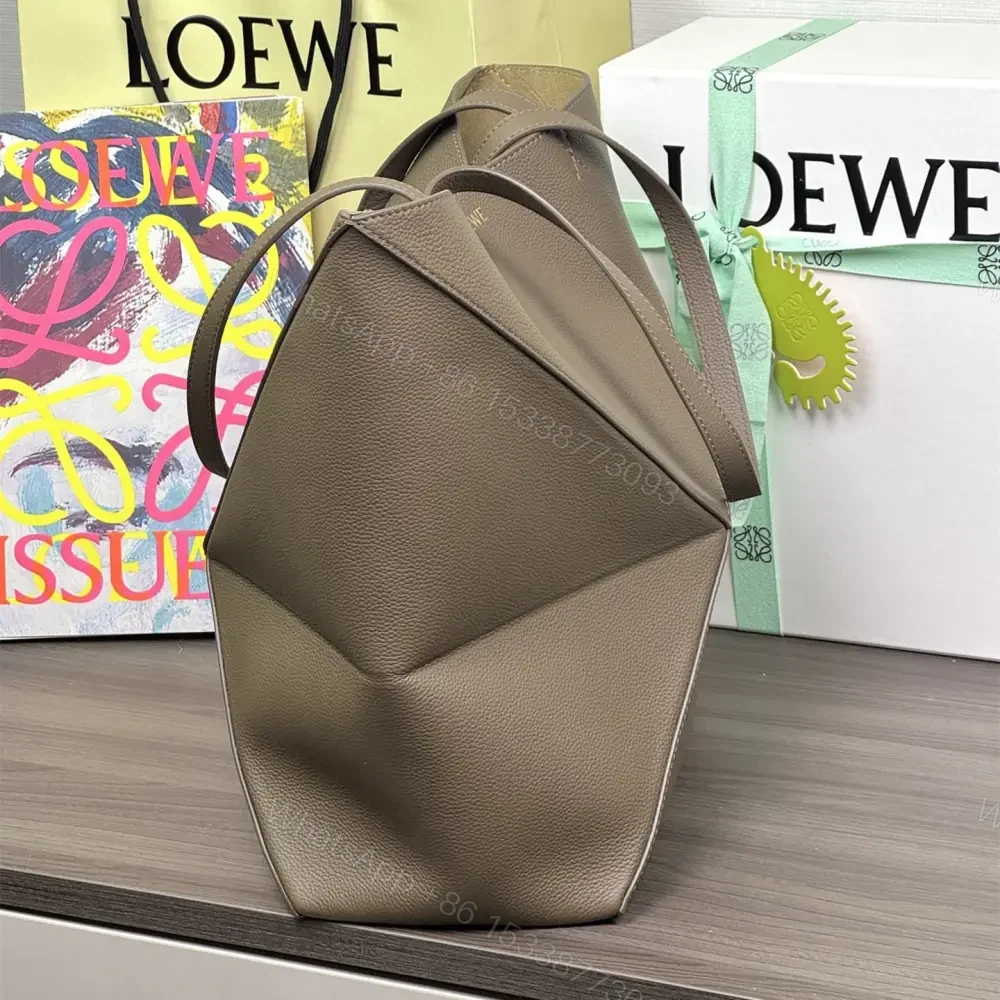 View 3 of 高仿Loewe*Fold系列3170小牛皮Tote手袋灰褐色中號免檢版