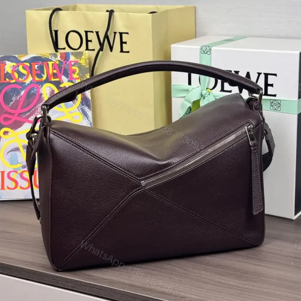 View 2 of 高仿Loewe*Puzzle系列3468鹿皮斜挎包血紫色大號免檢版