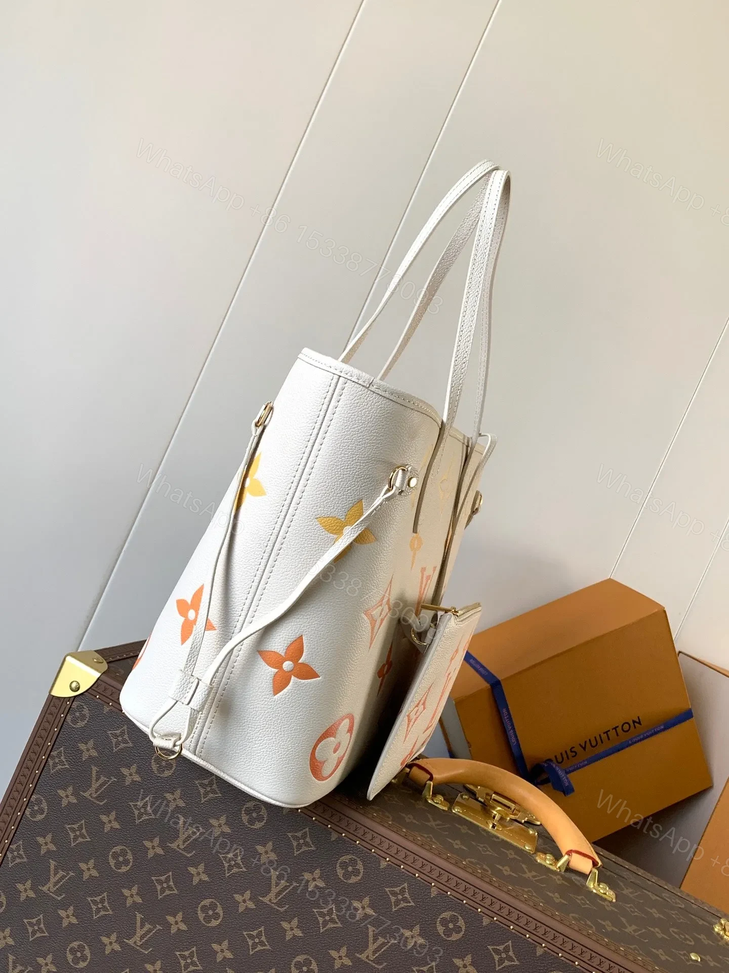 View 6 of LV NEVERFULL MM TOTE BAG 32 IN WHITE MIX ORANGE CALFSKIN