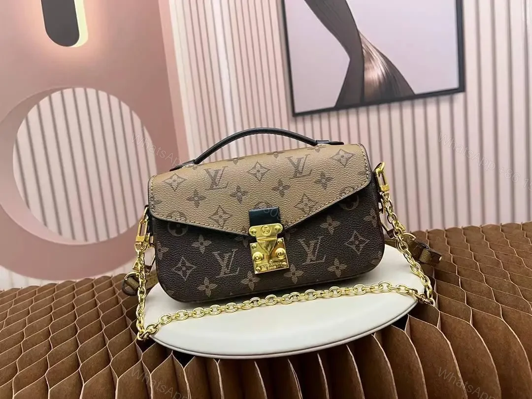 LOUIS VUITTON — view 1