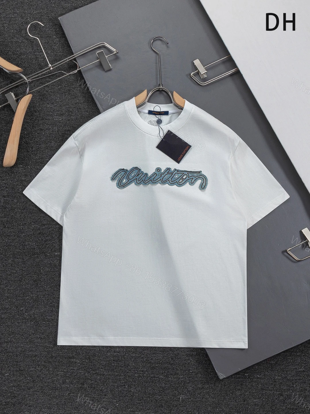 LV 高仿男款刺繡字母Logo短袖T恤 輕奢百搭款 — view 1