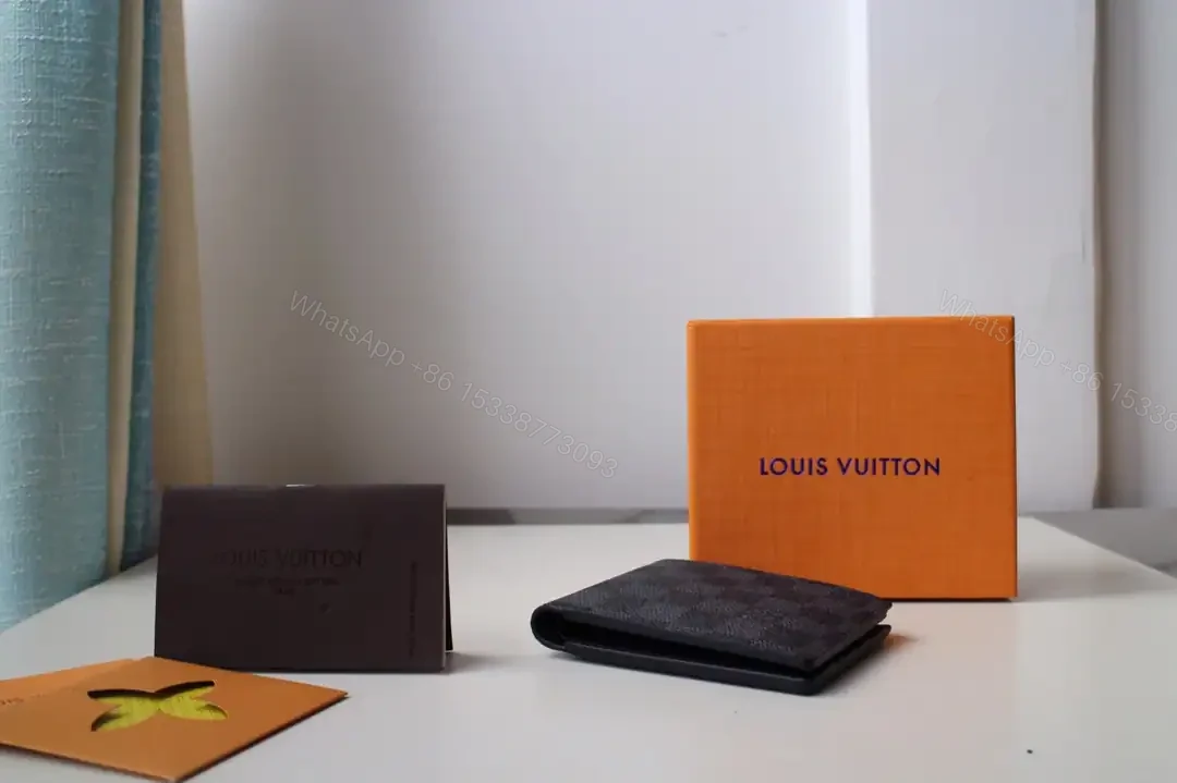 View 6 of LV MULTIPLE WALLET- RRG083