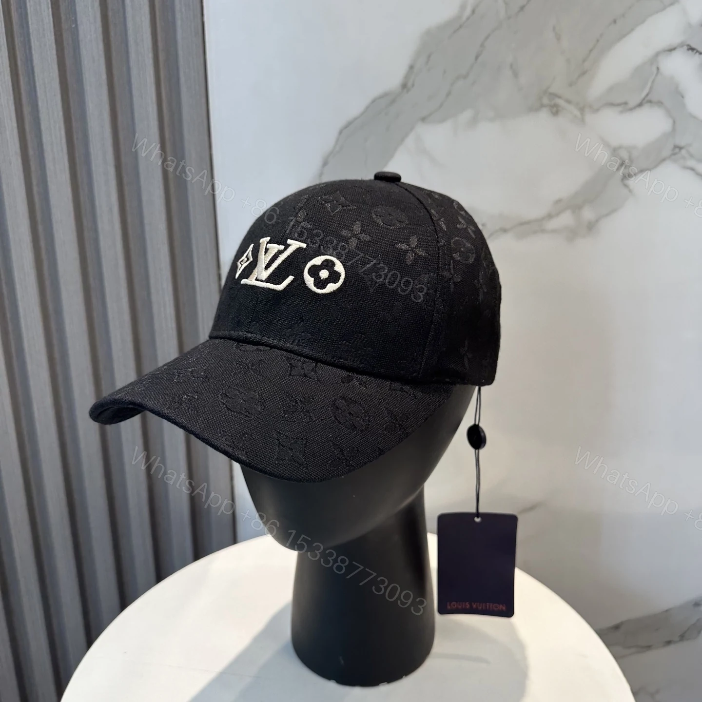 LV 高仿黑色刺繡棒球帽 經典花紋設計 街頭潮流風格單品 — view 1