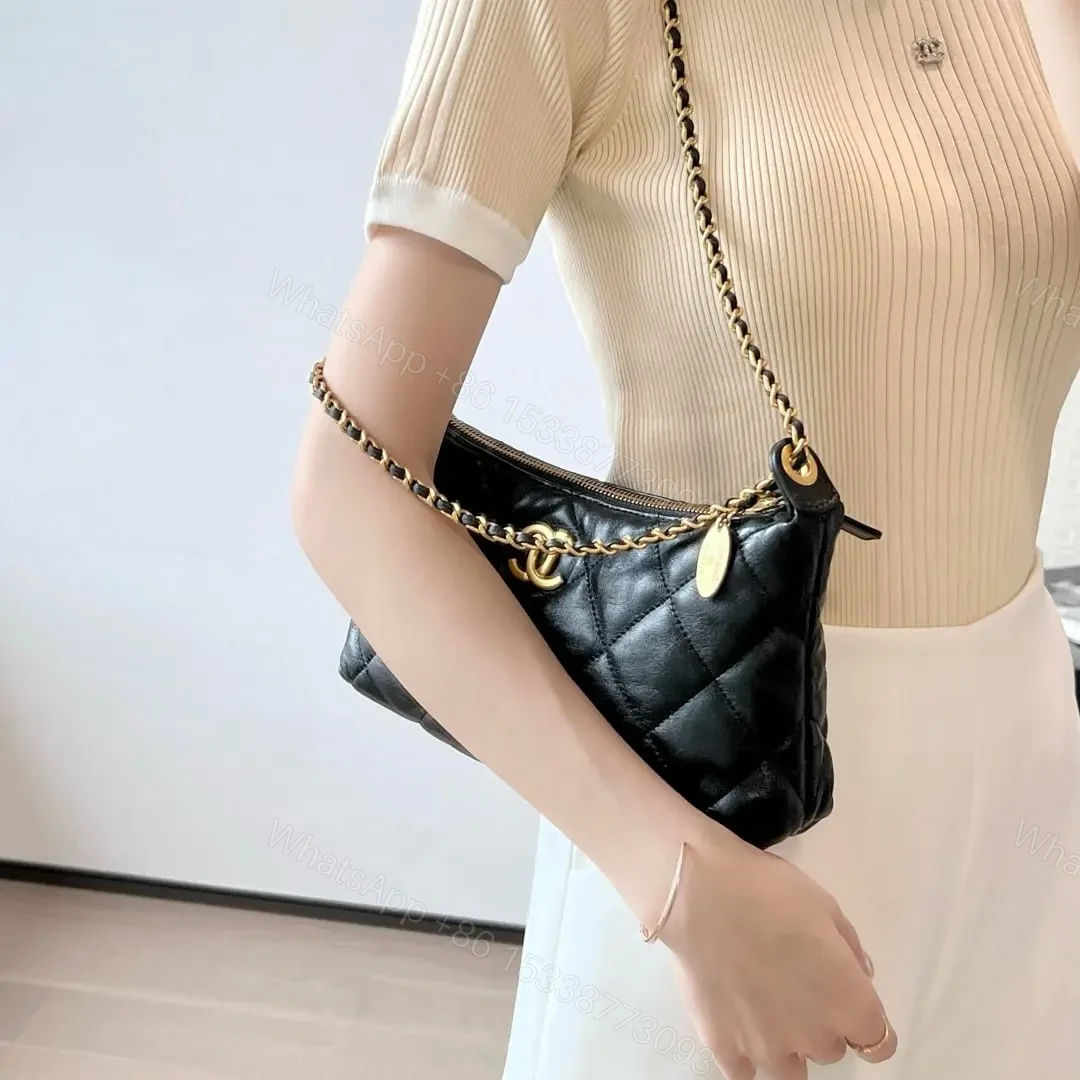 View 18 of 高仿Chanel*25S系列AS5528小羊皮腋下包黑色免檢版