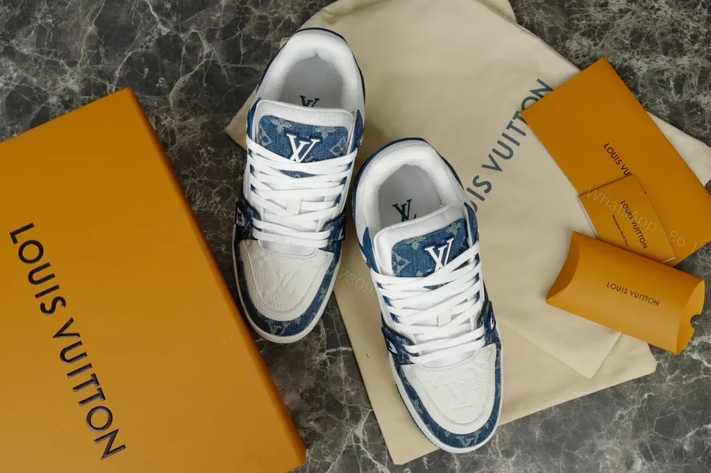 Bold Denim-Leder LV-Influenced Sneakers: Elevated Comfort — view 1