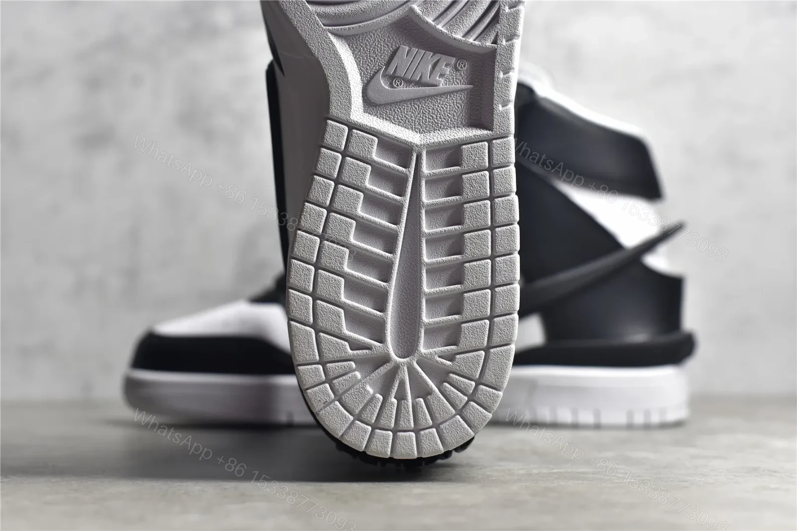 View 8 of DUNK SB HIGH x AMBUSH “BLACK”
