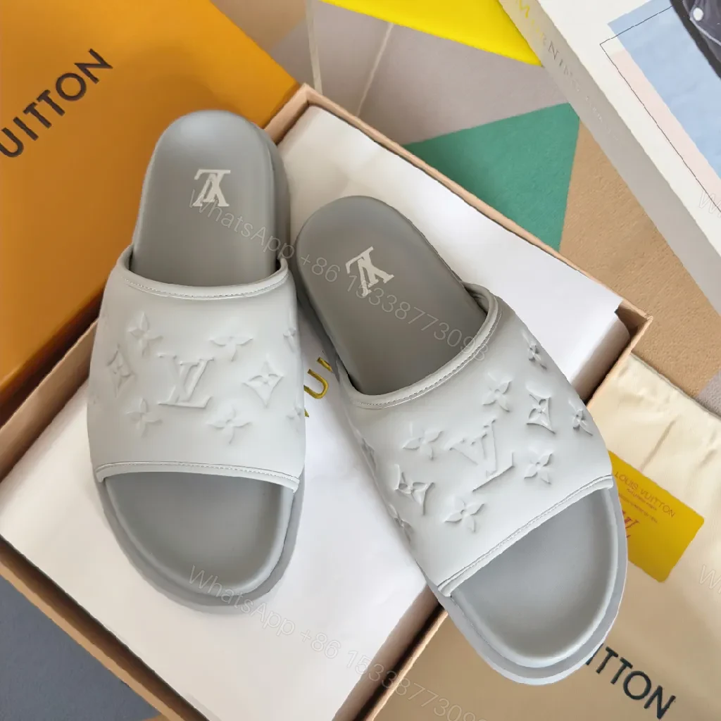 Monochrome Luxe Slide: Lightweight Comfort, Signature Motifs — view 1