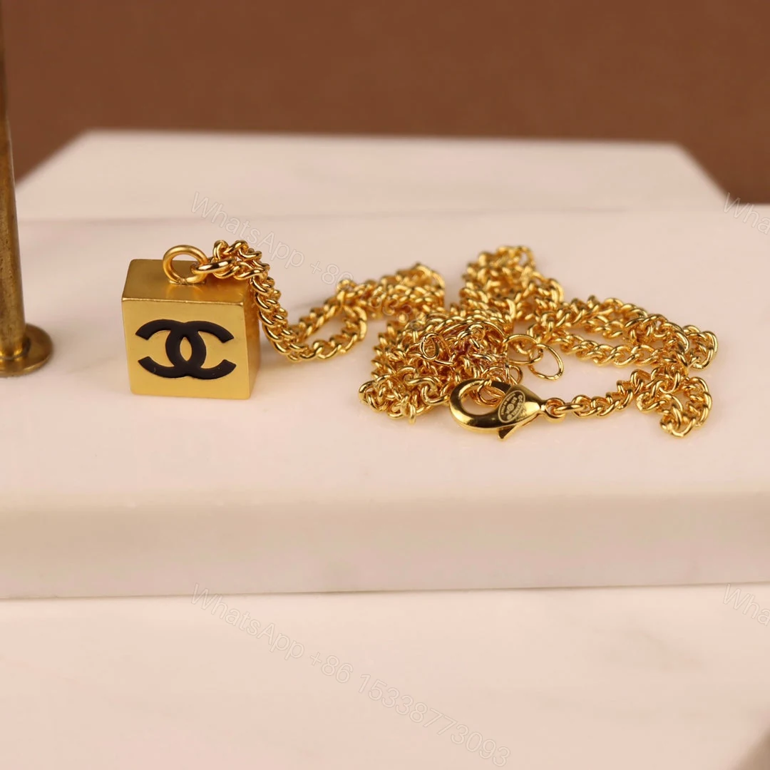 View 4 of EN – Lux Necklace CHL038