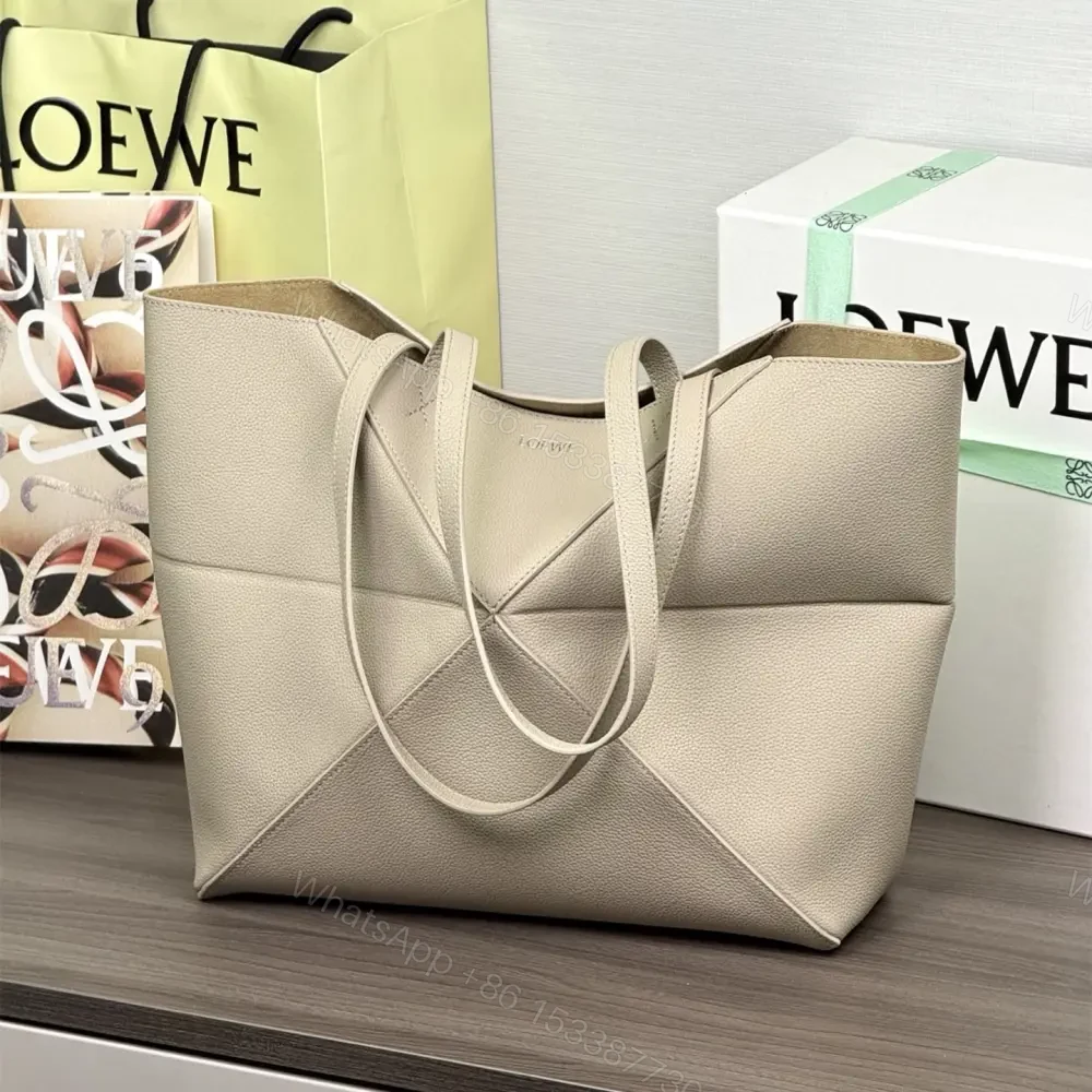View 8 of 高仿Loewe*Fold系列5541幾何Tote包陶土色中號免檢版