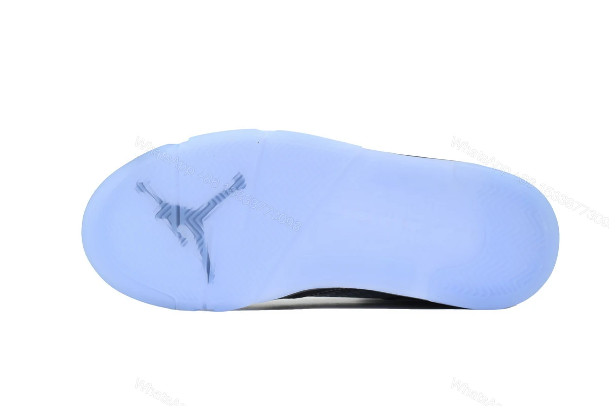 View 4 of Air Jordan 5 Retro 'Wolf Grey' DD0587-002 (2026)