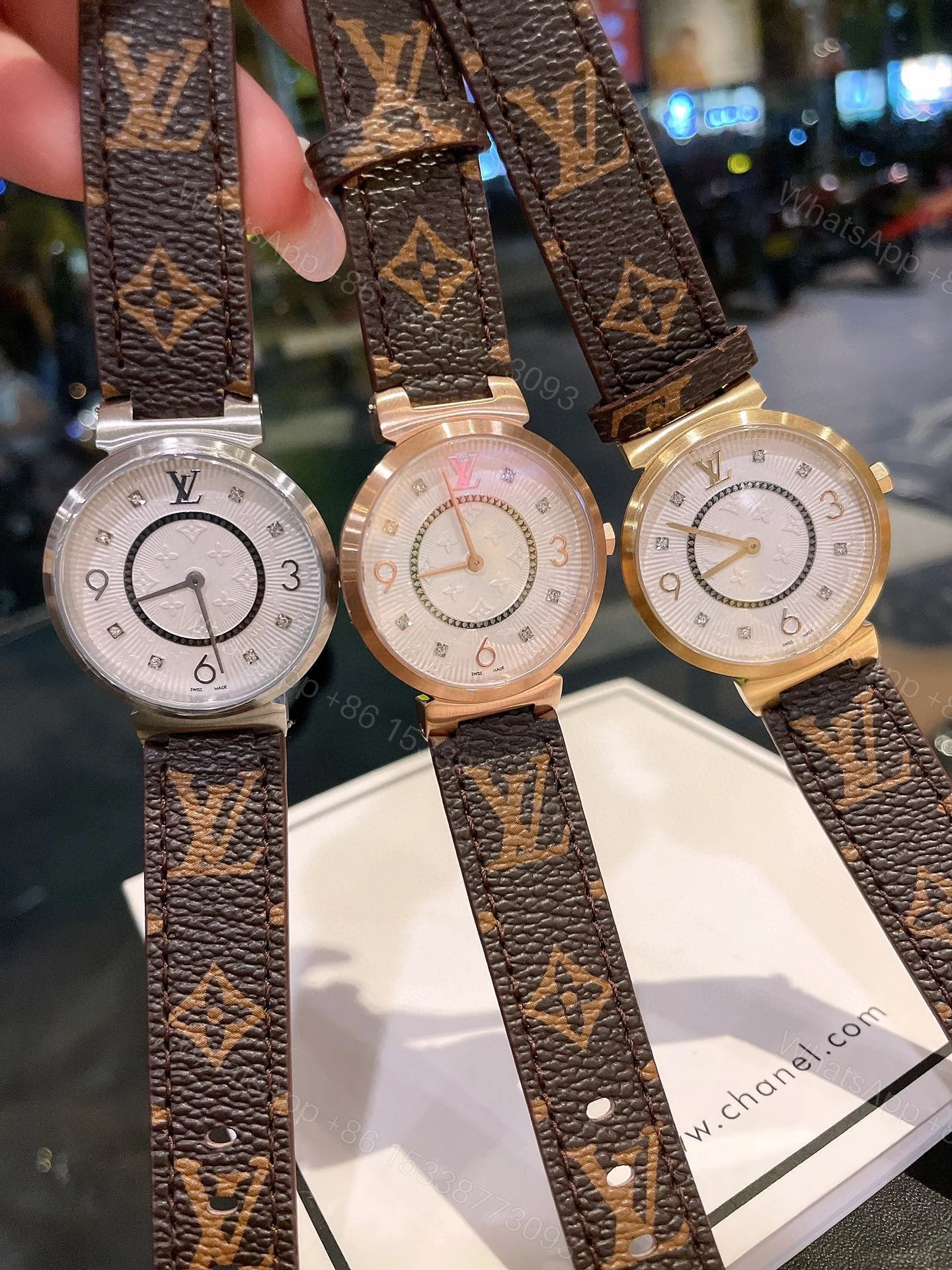 LV 高仿 女款 Monogram 錶帶簡約數字盤手錶 氣質款 — view 1
