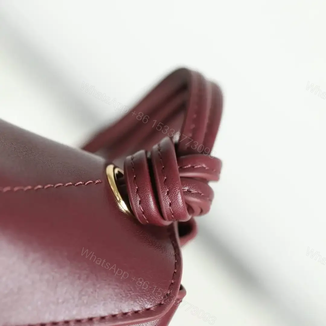 View 9 of 高仿Chanel*26A系列AS6223高級手工坊口蓋包酒紅色小號免檢版