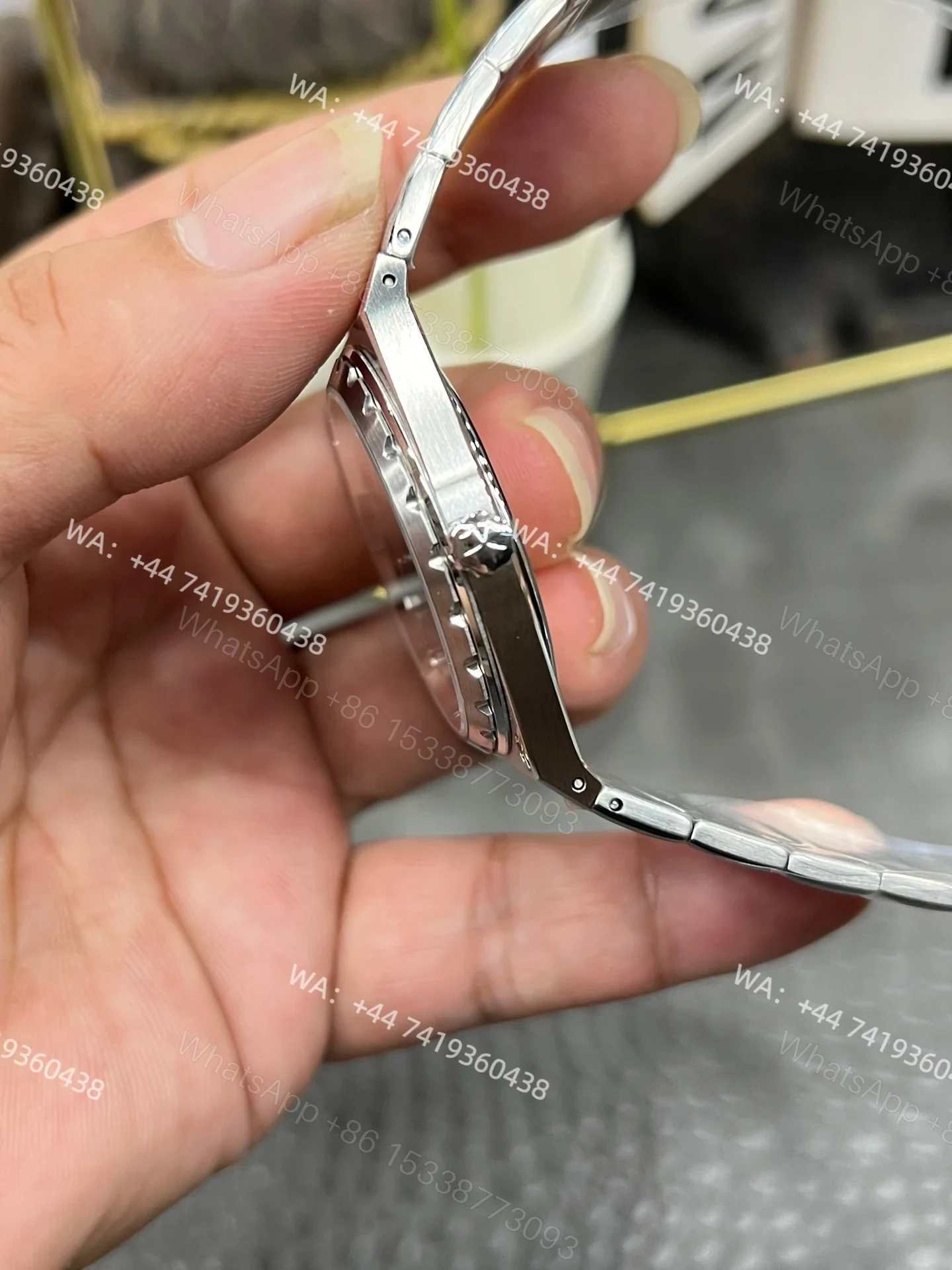 View 8 of Super Clone Vacheron Constantin1:1 Historiques 222 4200H/222A-B934 37mm Steel Blue Dial 1:1 Replica