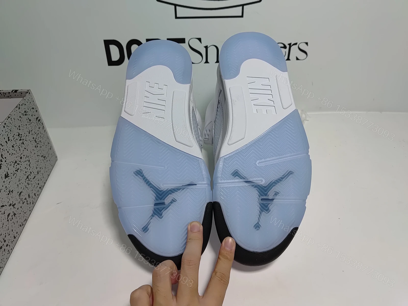 View 8 of Jordan 5 Retro White Metallic (2026)HQ7978-103