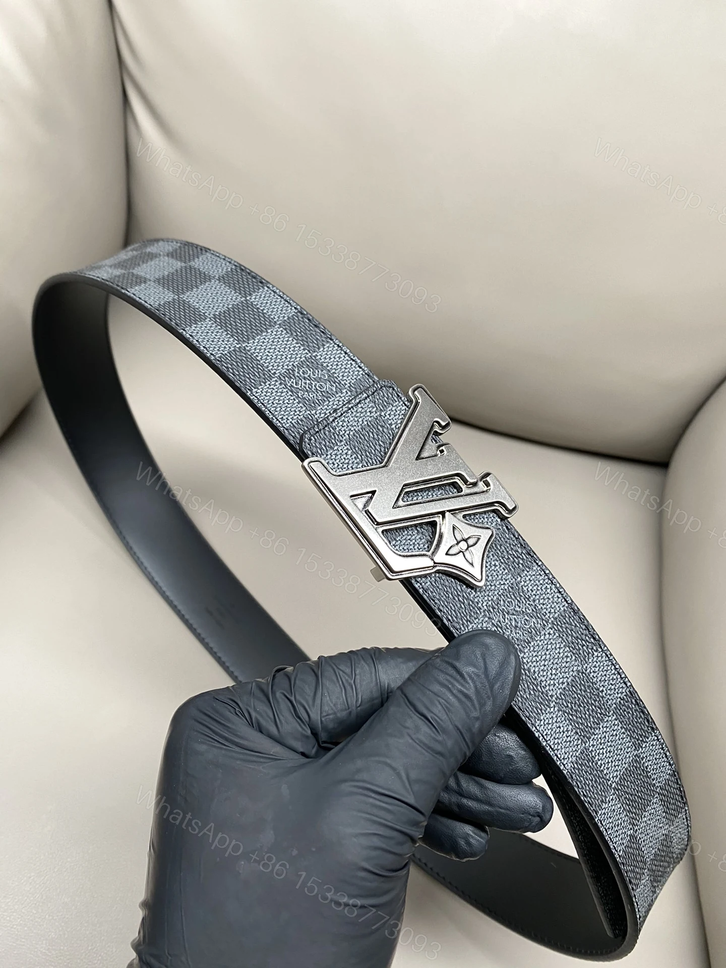 LV 高仿 Damier 格紋皮帶 銀扣設計 — view 1