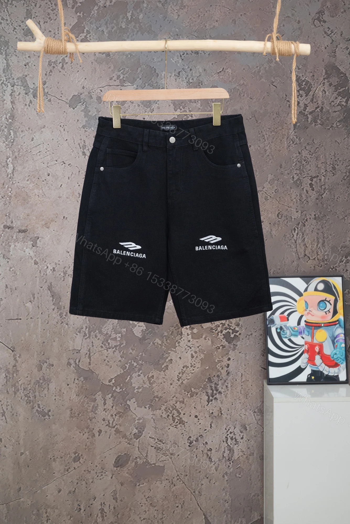 Balenciaga高仿男士牛仔短褲簡約logo設計百搭休閒街頭風 — view 1