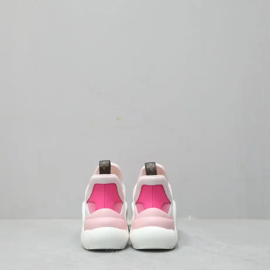 View 4 of LV ARCHLIGHT SNEAKER – LSVM003