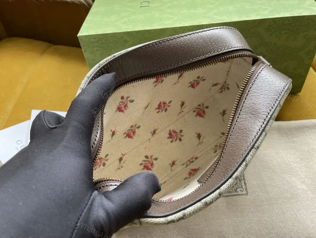 GUCCI Neo Vintage Supreme messenger Bag — view 1