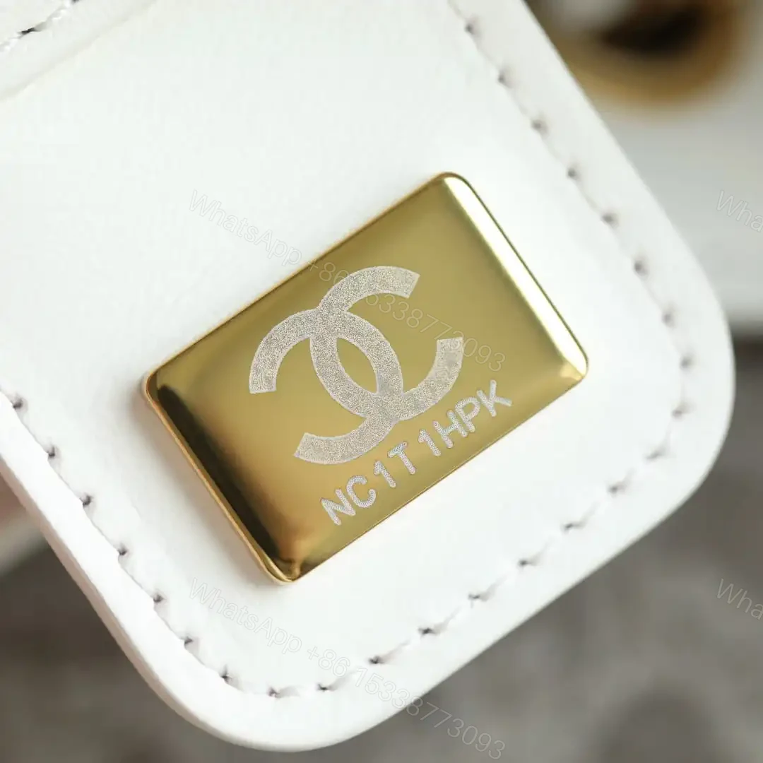View 16 of 高仿Chanel*26P/25Bag系列AS5631小牛皮鏤空單肩包白色免檢版