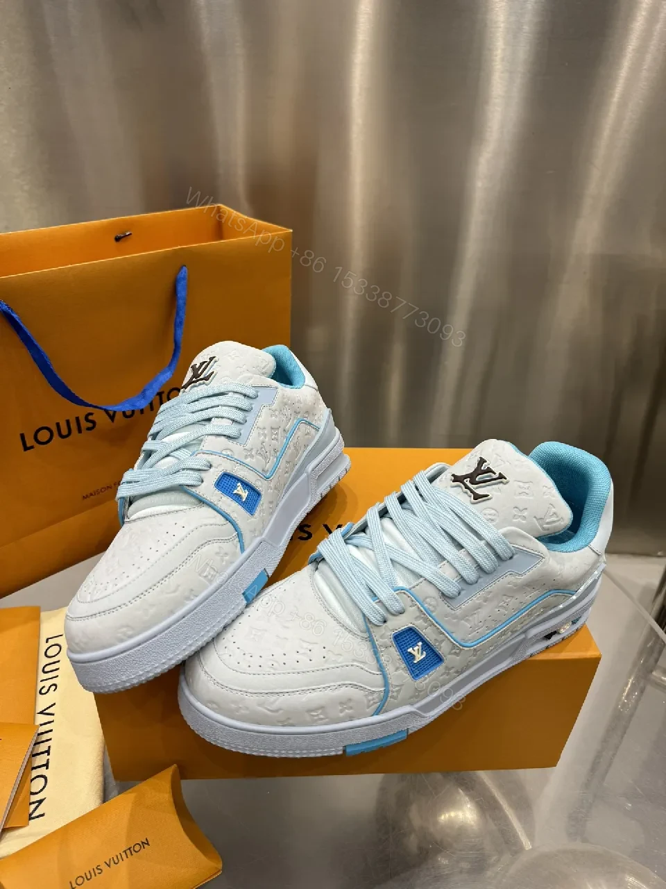 Lightweight Luxe: Premium Leather Sneakers with Sculpted Comfort — view 1