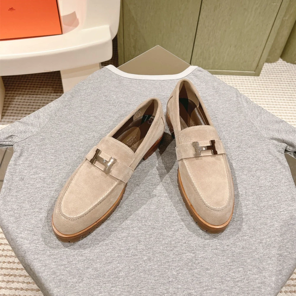 View 3 of 高仿Hermes*H222054ZD1羊京料樂福鞋沙色免檢版