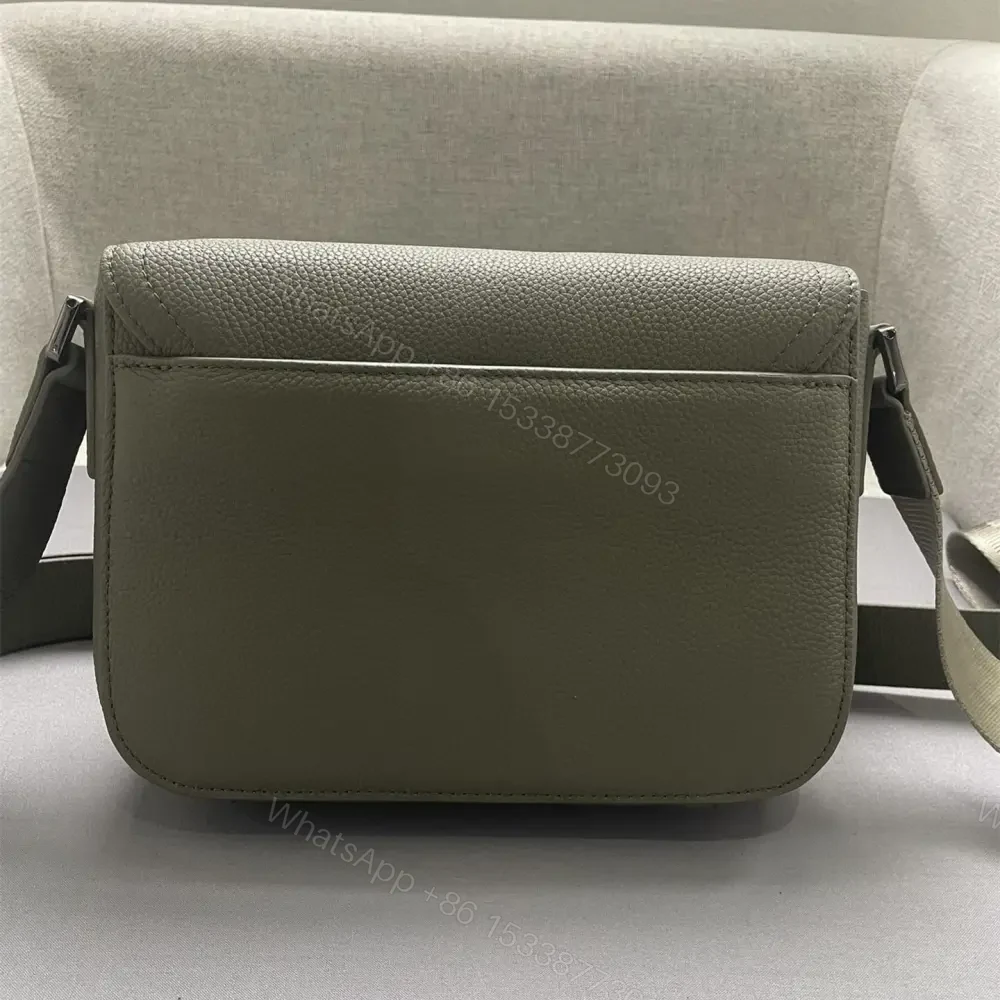 View 2 of 高仿Dior*Saddle系列1ADH672粒面牛皮翻蓋包牛油果免檢版
